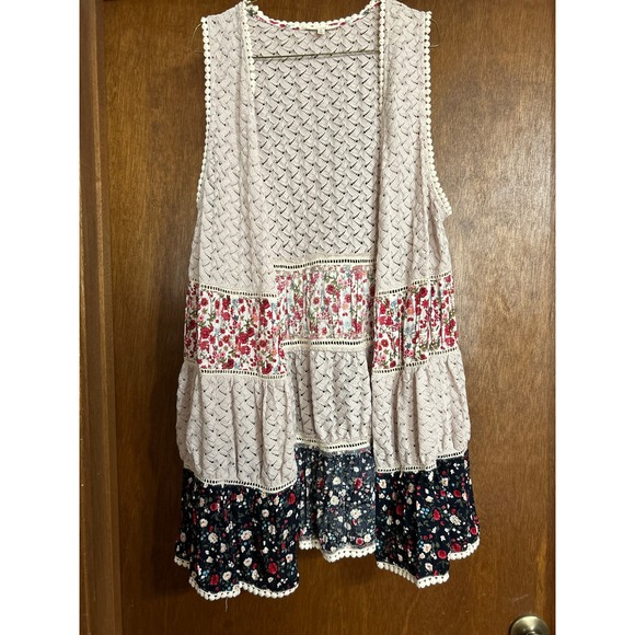 Easel Boho Floral Crochet Vest Sleeveless Open Front Tiered Vest Layering Size M - Picture 1 of 6